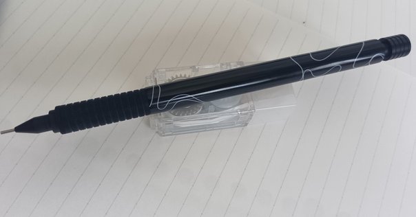 ガラスペン 】清らかな水の流れに手を任せる書き心地。ガラス