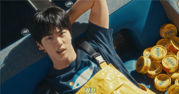 韓国限定 JIN ジン RUNSEOKJIN ミニポーチ　 チャムチ　ツナ BTS ジンのツナ缶「東遠チャムチ JINスペシャルエディション」が