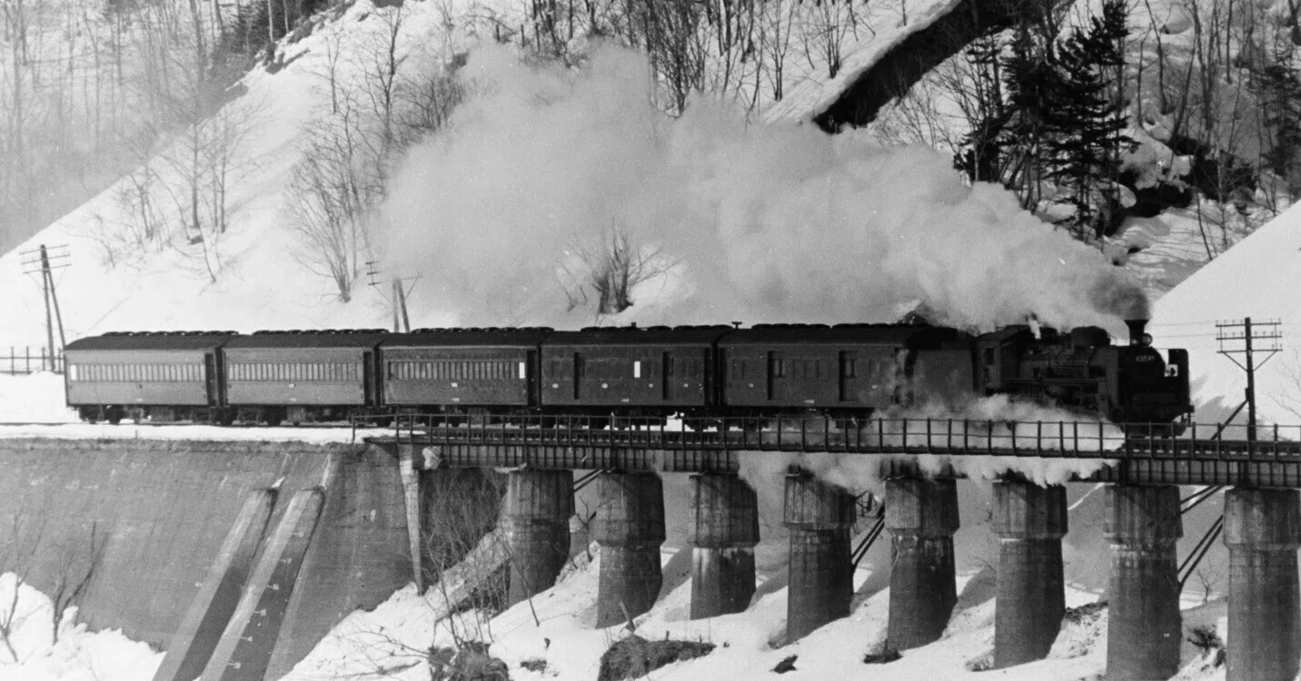 鉄道写真 蒸気機関車 鉄橋 モノクロ 御開の鉄道遺構 その2|常設展示室|北九州市 時と風の博物館