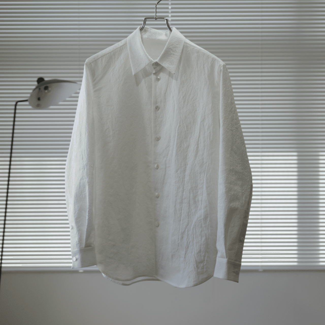 山内 / 塩縮加工ラミーシャツ｜水岡