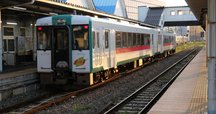 ゆ*か様 サボ 両面行先板 急行きたかみ 北上線経由 仙台-青森 仙台-秋田 線路巡礼1988＆2001:北上線、急行「やまどり」号と北上駅の貨物