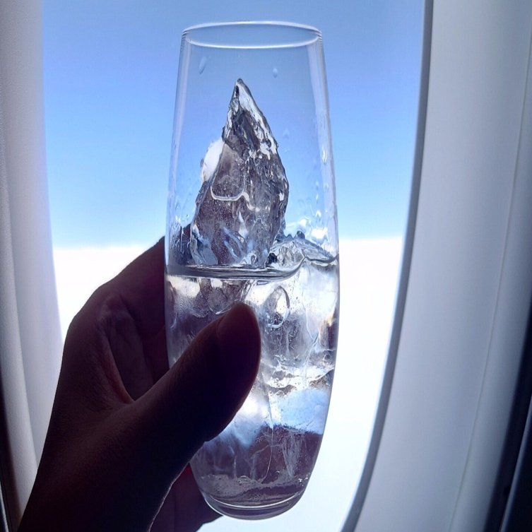 JAL国内線ファーストクラス搭乗の記録／「羽田－那覇」｜菅野ノリヒコ