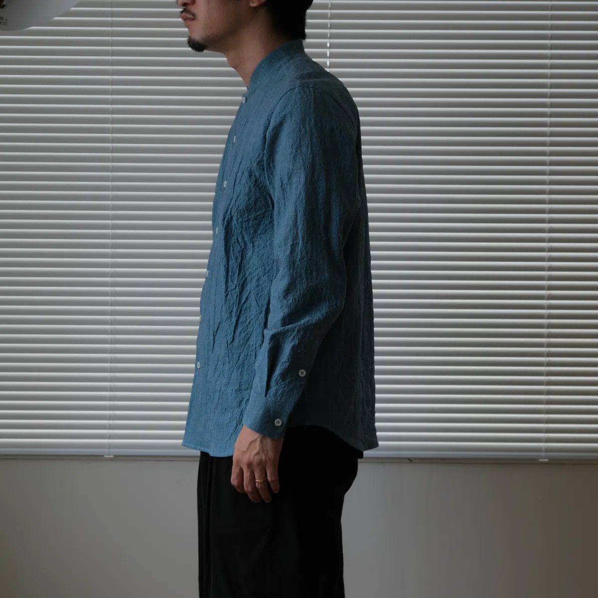 山内 / 塩縮加工ラミーシャツ｜水岡