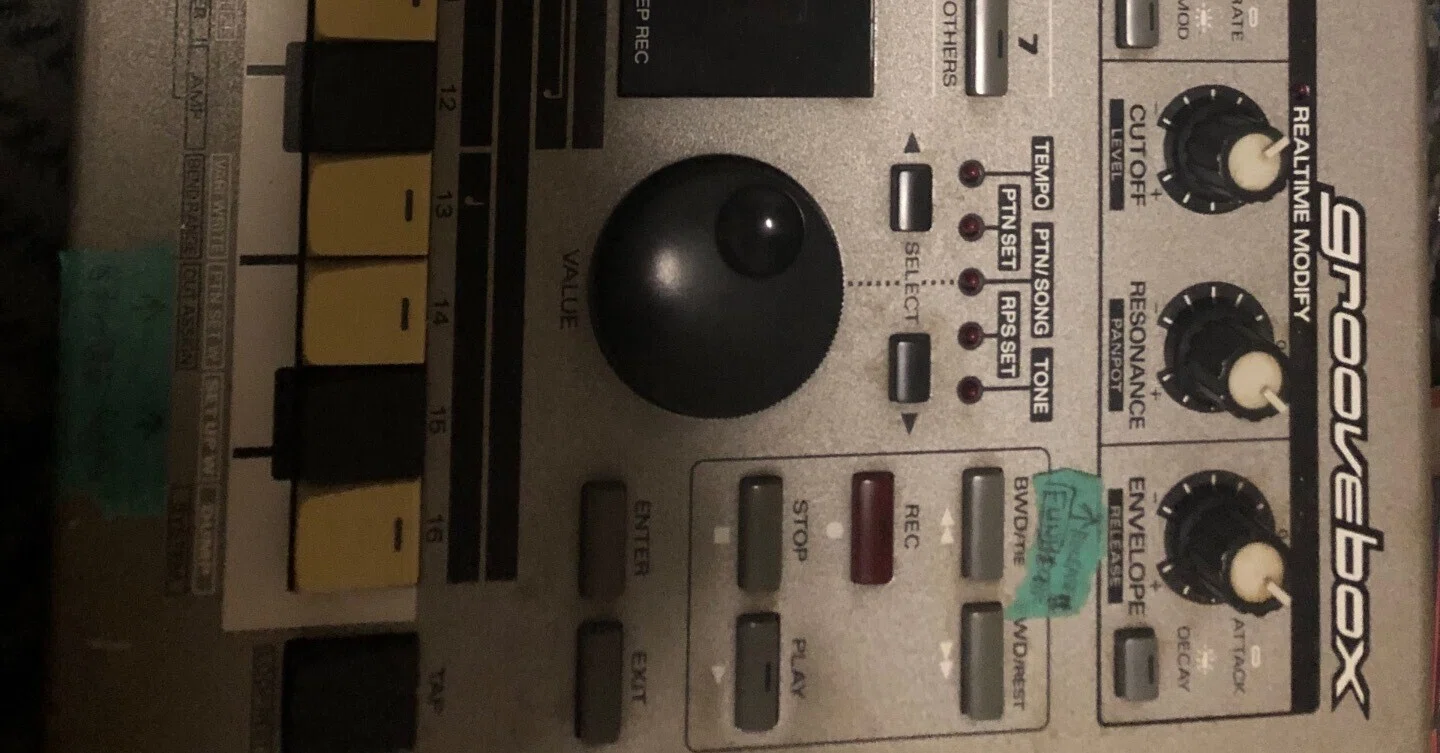 Roland MC-303 グルーヴボックス ROLAND|グルーブボックス|【ハードオフ公式通販】オフモール