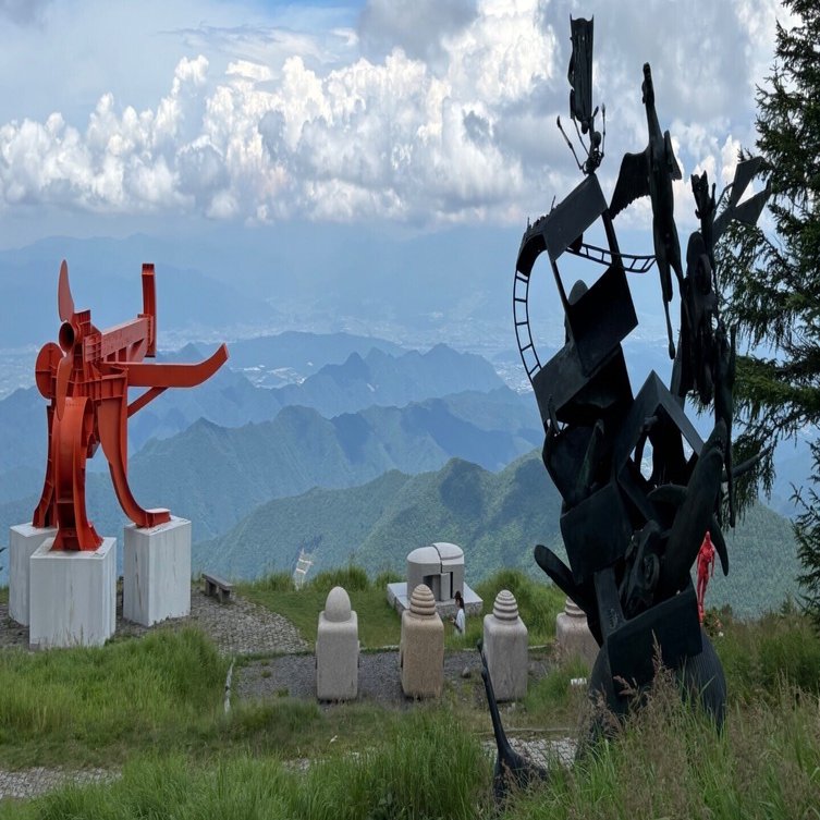 PR］【美ヶ原高原美術館と道の駅】標高2000mの風に吹かれて。｜KAKUU