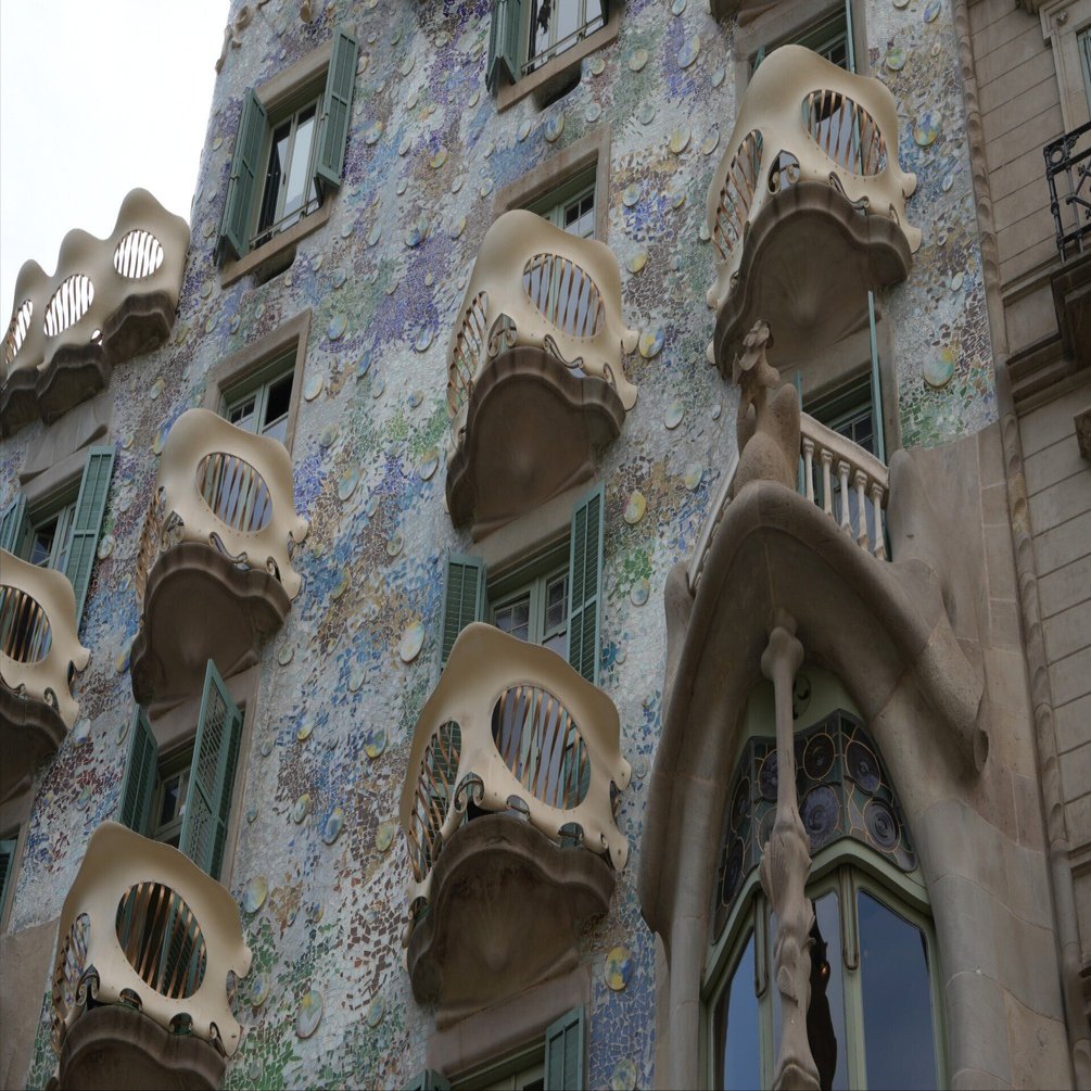 スペイン旅行記2025③バルセロナ ガウディ巡り｜zak