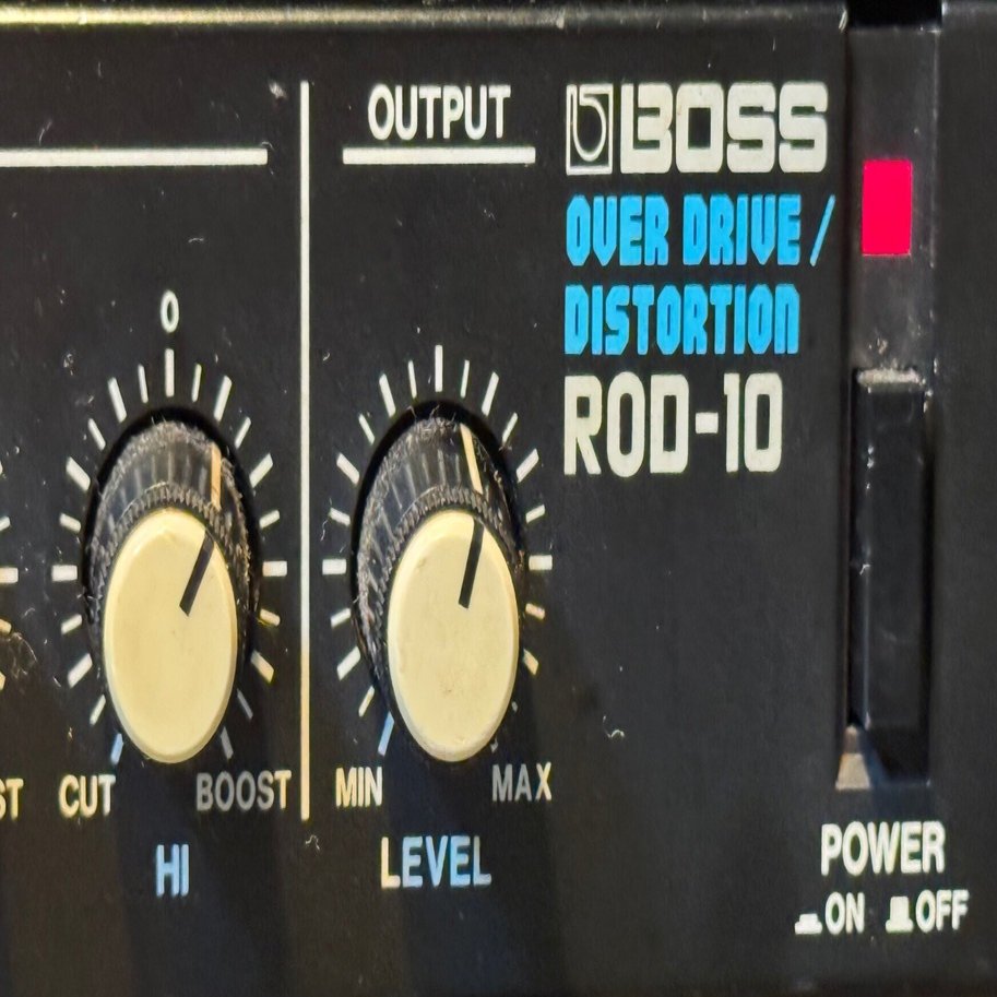 BOSS ROD-10 ギターエフェクター 完動品 BOSS ROD-10 オーバードライブ〜ファズまで幅広くカバーする