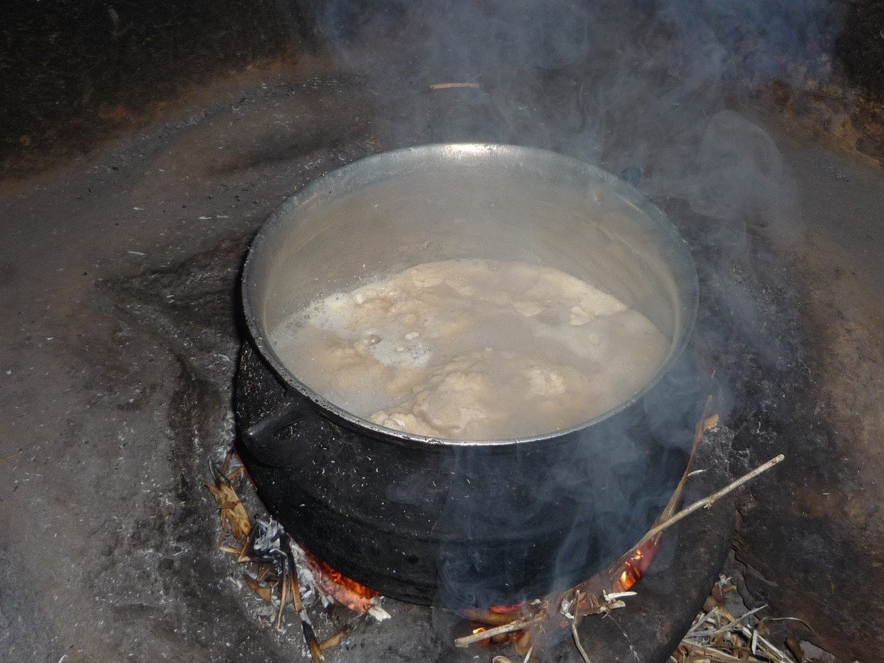 ケニアのウガリと 近代的エネルギー 岡根谷実里 世界の台所探検家 Note ケニアのウガリと 近代的エネルギー 岡根谷実里 世界の台所探検家 Note
