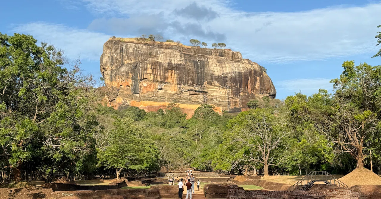 世界一周 #19 スリランカ🇱🇰 天空の宮殿・シギリヤロックへ｜ぴかし