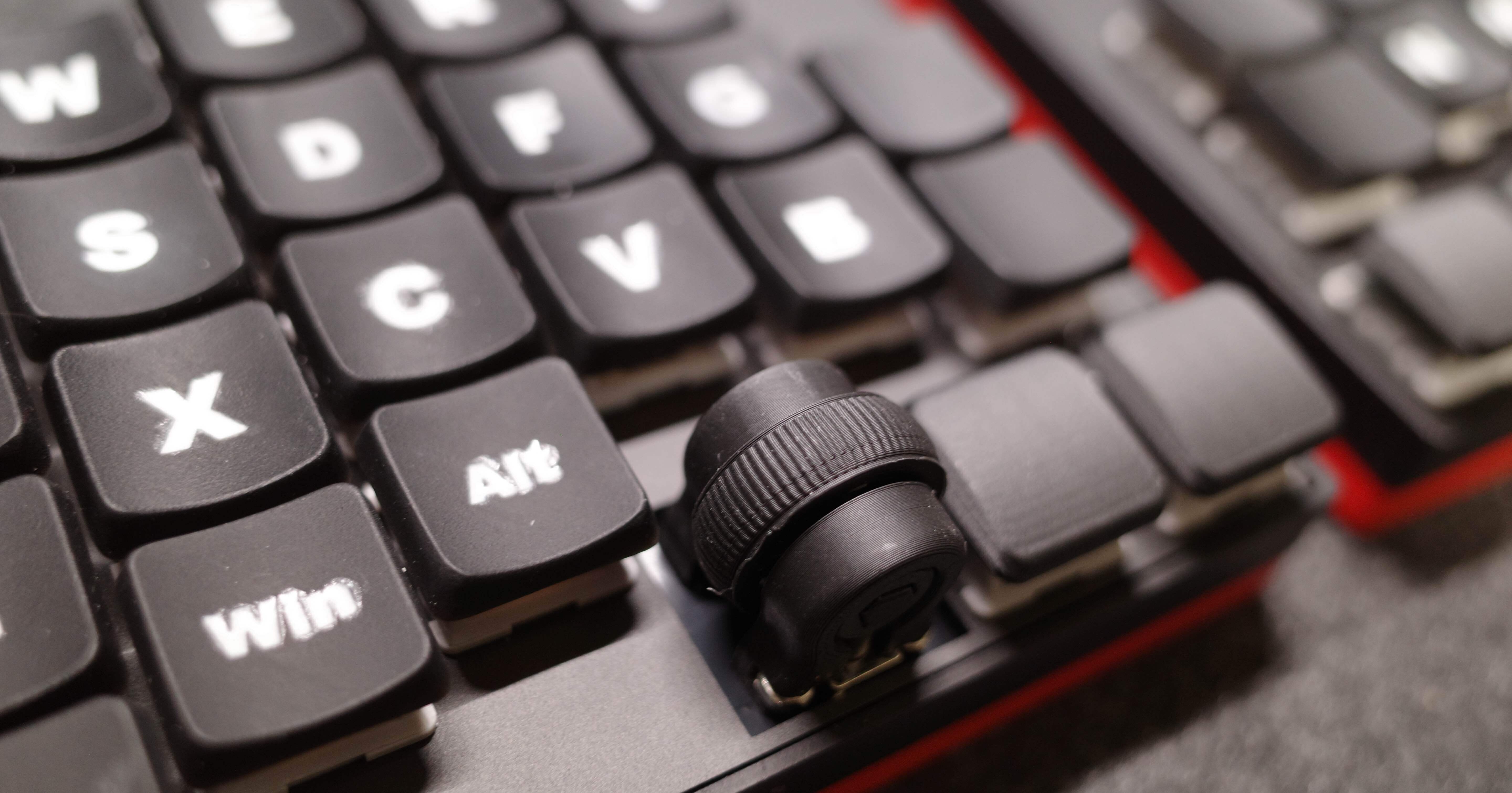 狭ピッチでCoolなキーボード KUKEY42を組み立てた記録｜おぐ