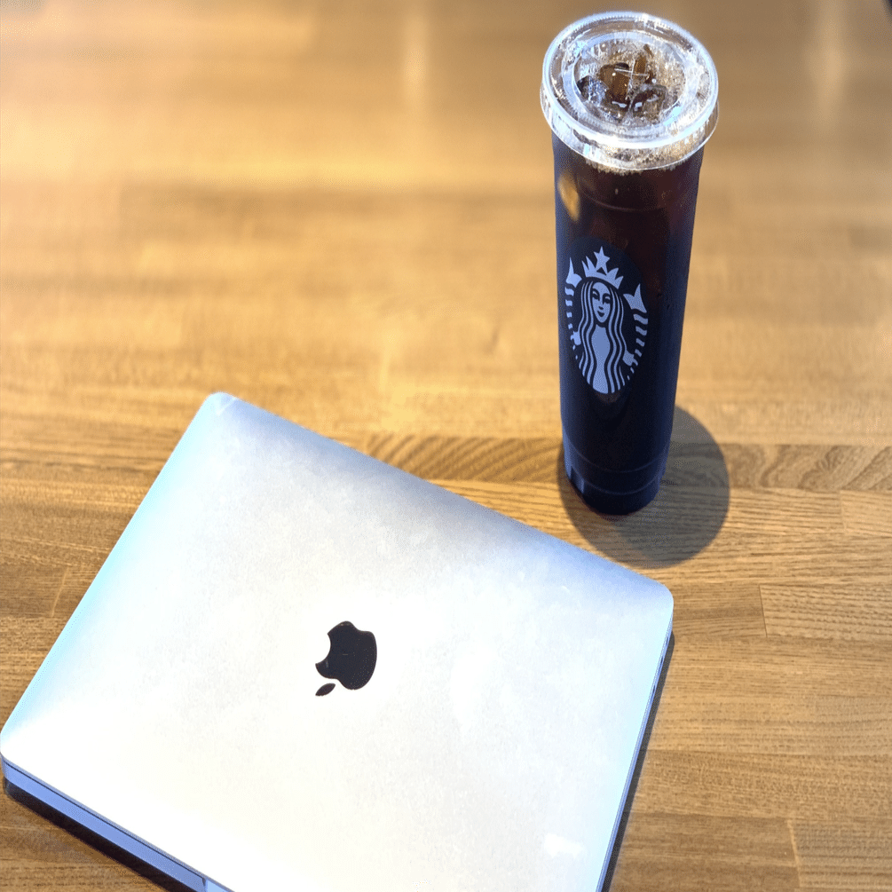 スタバでパソコンを開く人の深層心理｜エム/james