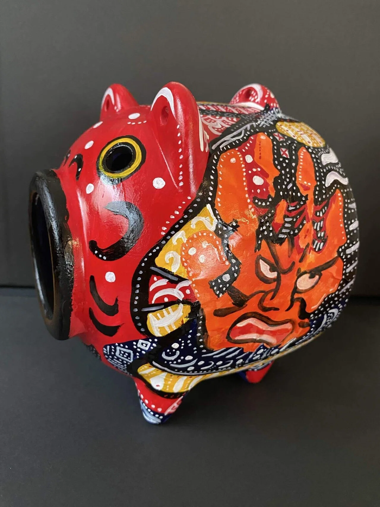 ねぶた×ぶた！こどもの手形で描いた「ねぶたまつりの蚊遣り豚」制作