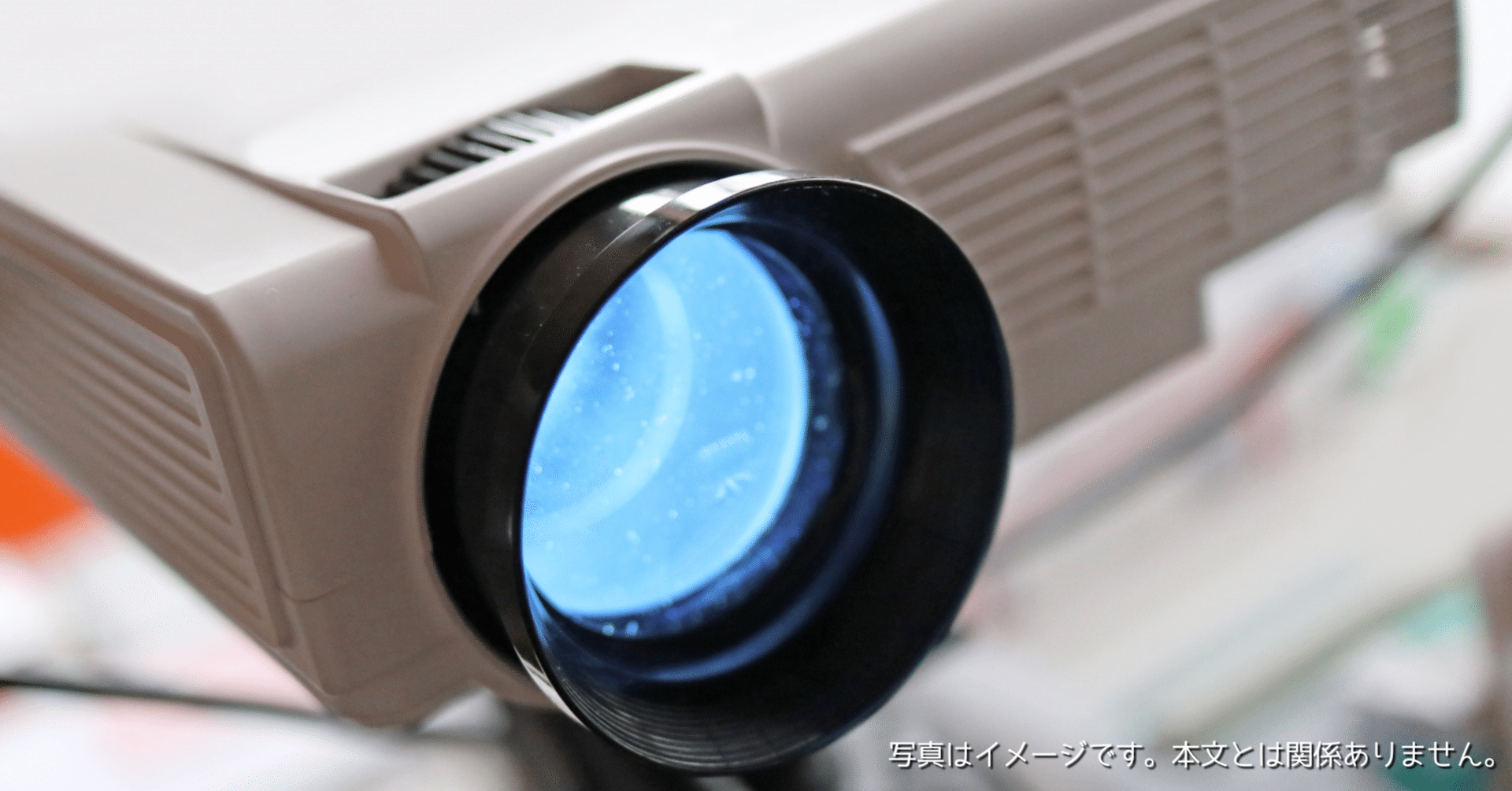 Tecaki M13 1080P ホームプロジェクター 本体 Tecakiはどこの国の