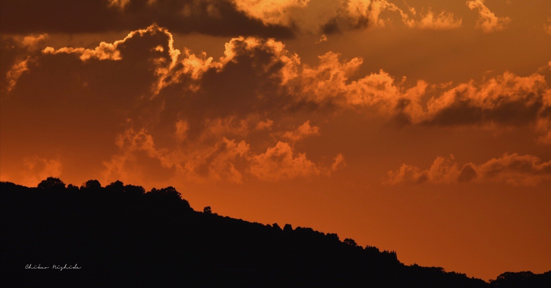 久々の夕焼けを切り撮る・・・金峰山に沈む光の詩｜西田親生