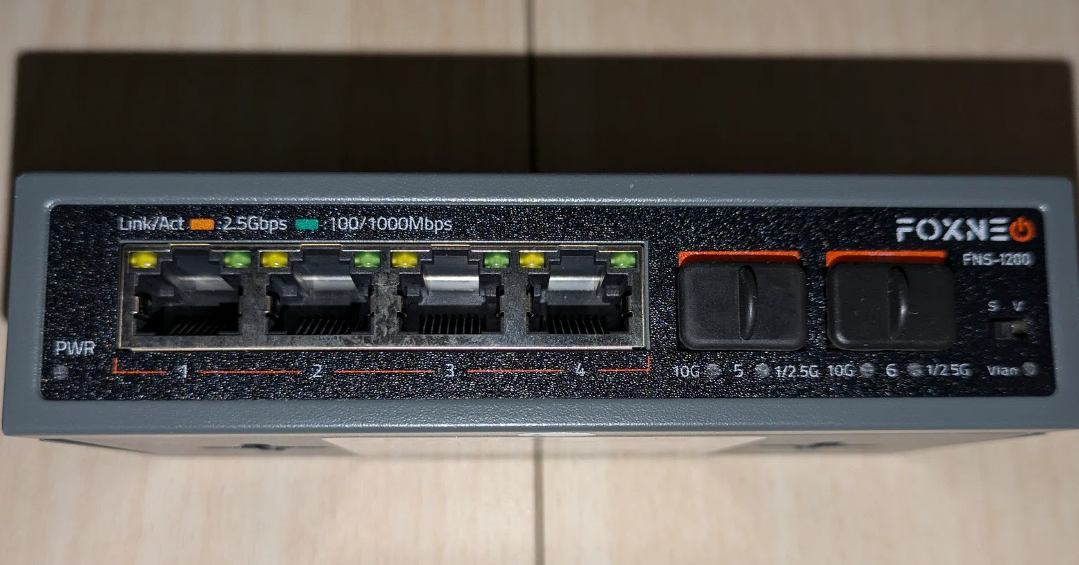 FOXNEO 2.5Gbps 6ポートスイッチングハブを買った|しあ FOXNEO 2.5Gbps 6ポートスイッチングハブを買った|しあ