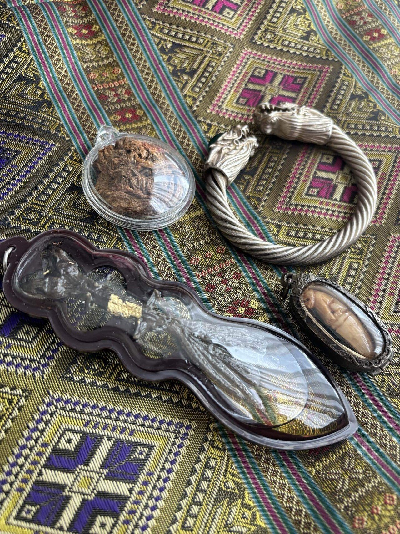 タイの呪物市場に行ってきた。(タープラチャン市場)｜風鷹