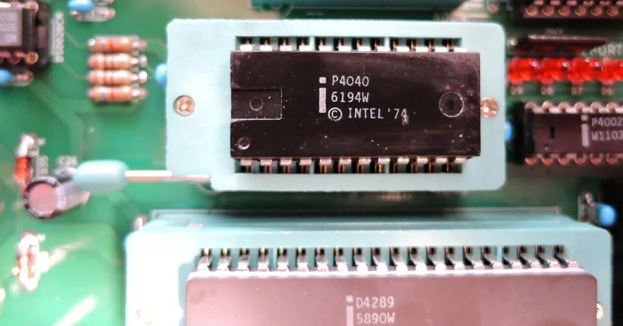 Intel 4004 (その18) CPUを4040にしてみる｜Ryo Mukai