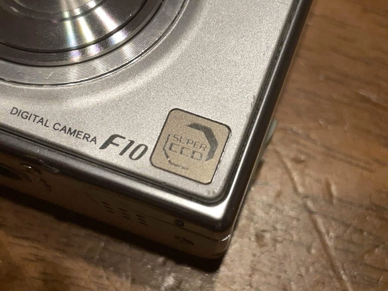 久しぶり、FUJIFILM FinePixF10｜オールドコンデジ｜cap