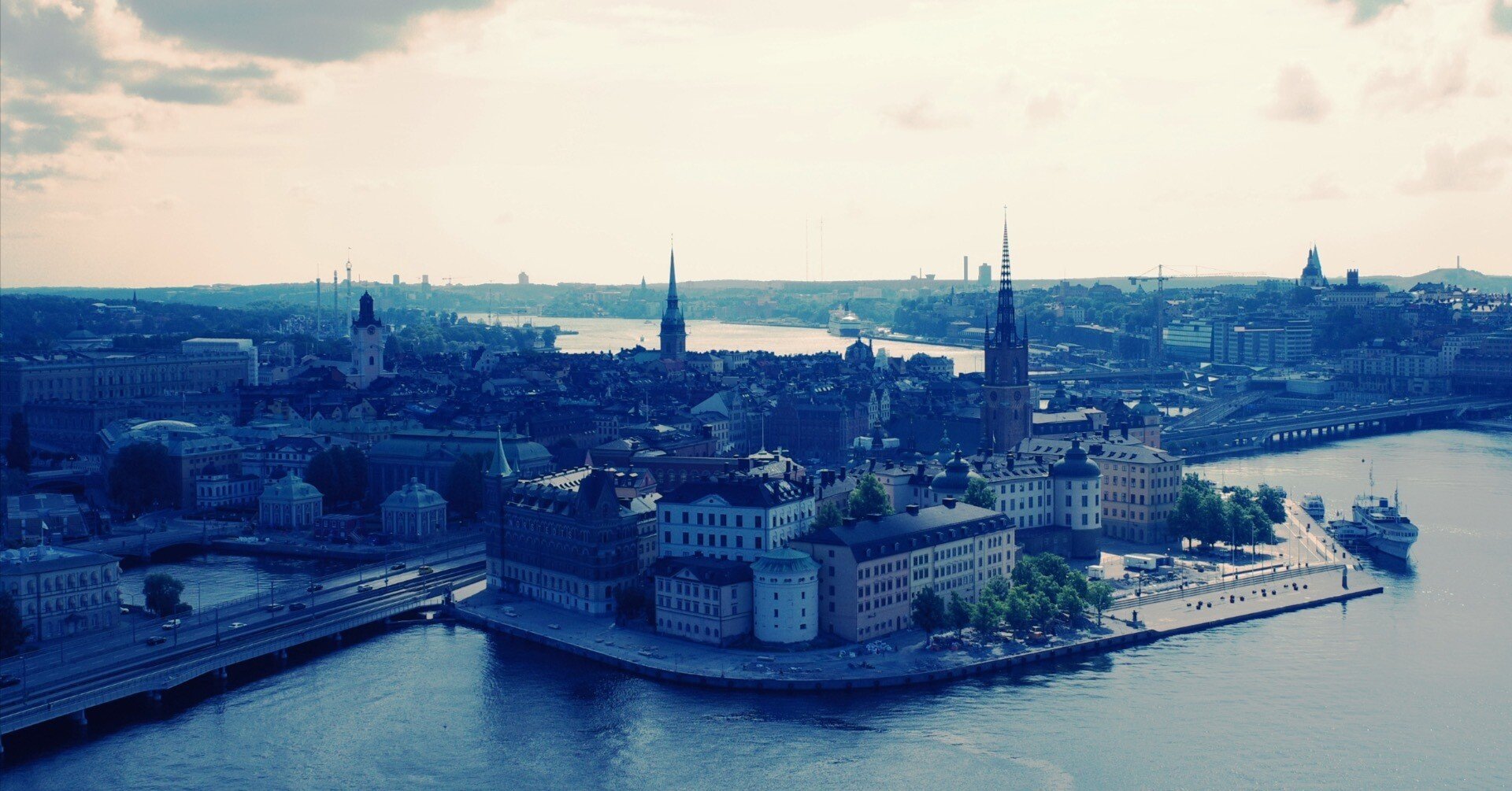 旅と建築〜スウェーデン・ストックホルム市庁舎｜Natsuka Muto