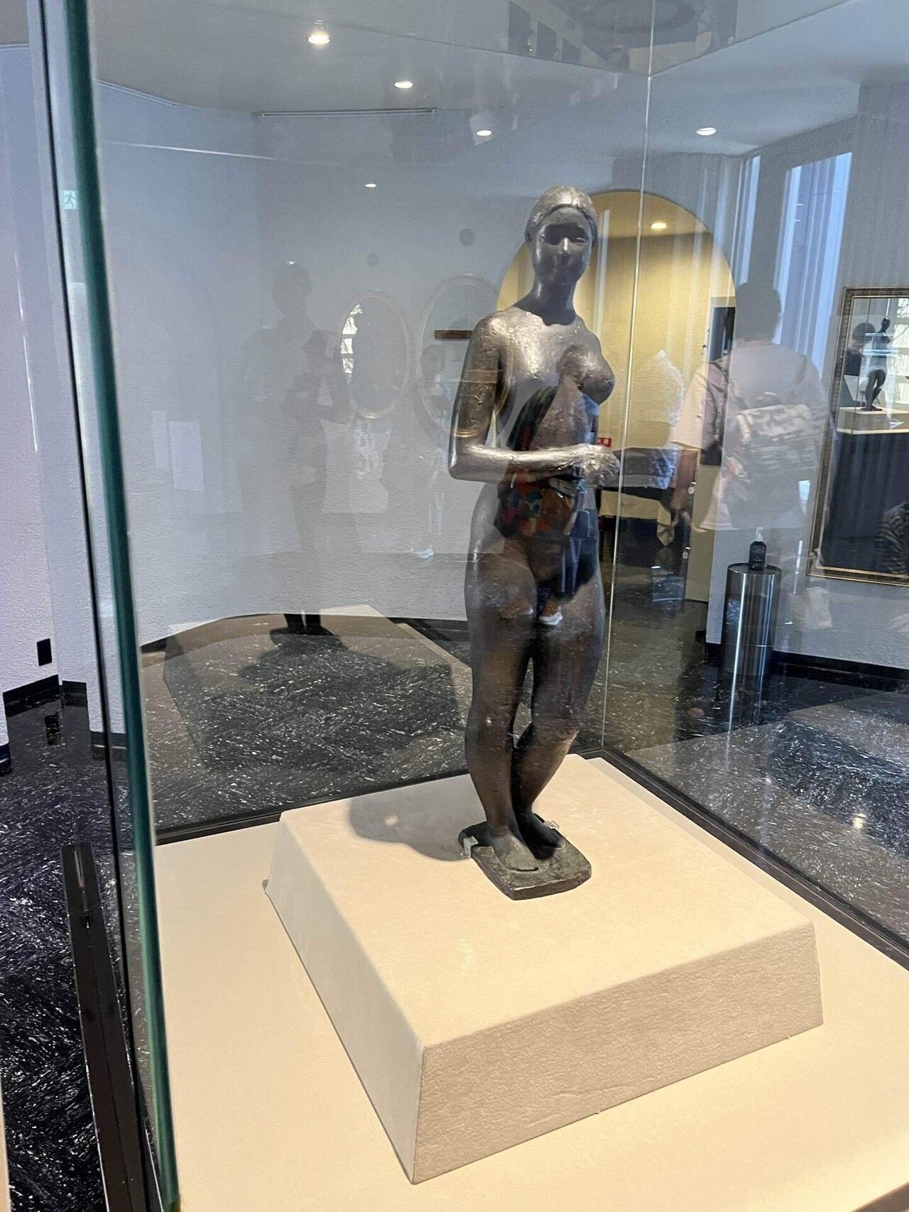 ハチ公像が長く愛される理由 渋谷区立松濤美術館 安藤照展感想｜キクチ