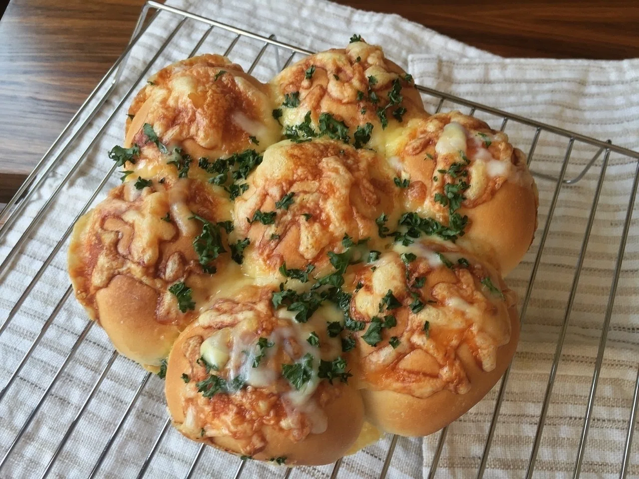2度のせチーズのちぎりパン｜みずのさちこ
