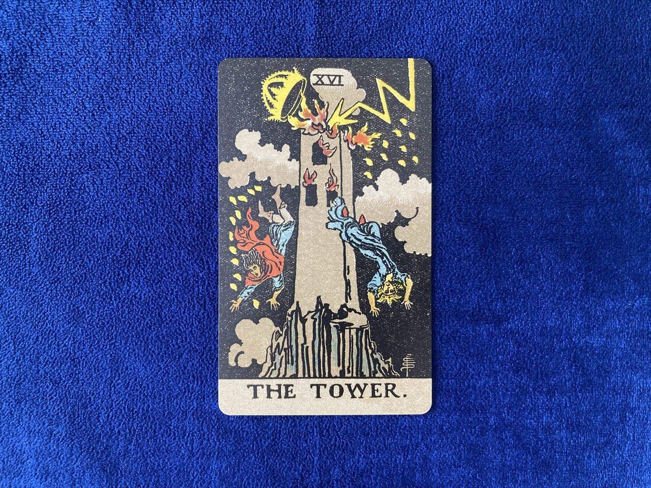 【点火済】eight タロットキャンドル THE TOWER 塔 タロットカード 「塔(タワー)」の読み方