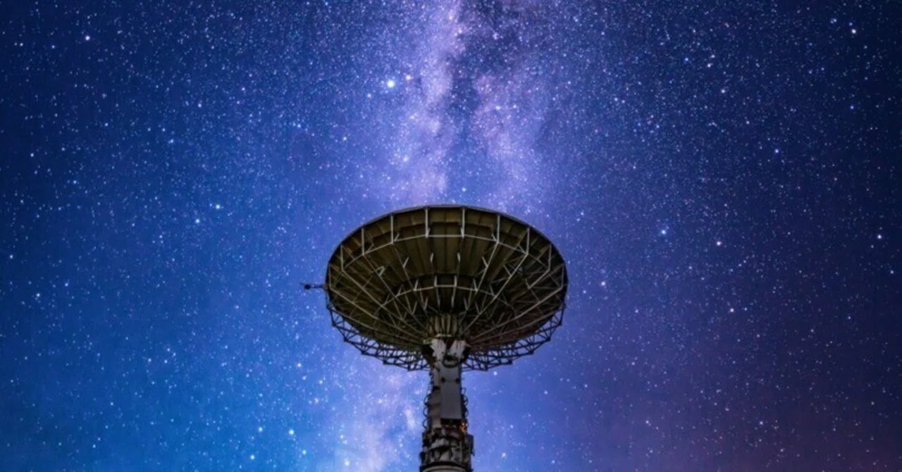 宇宙を見上げるパラボラアンテナ】2025.7.26／福井工業大学あわら