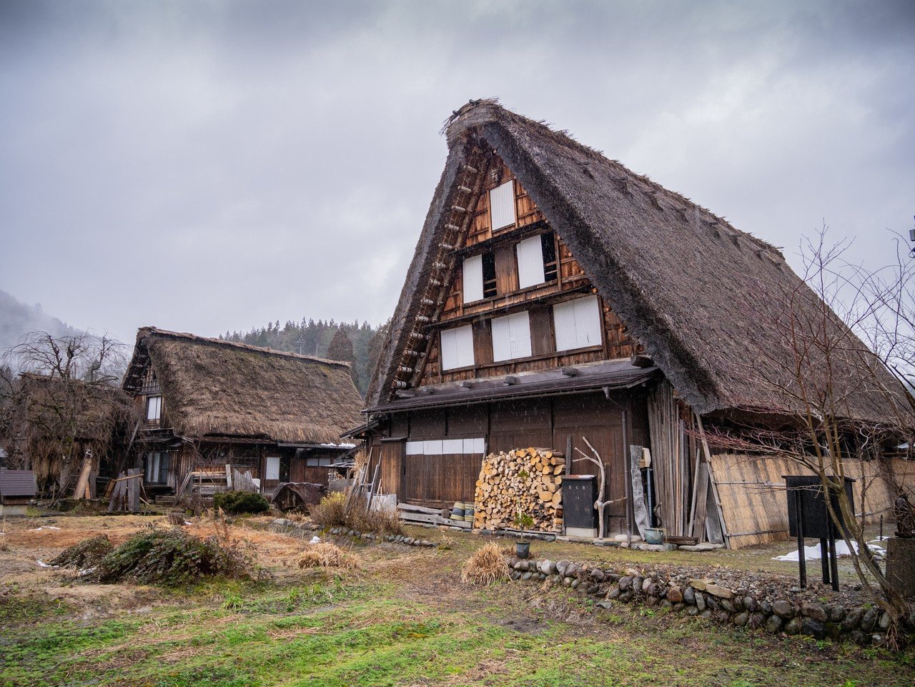 霧が幻想的な白川郷 写真まとめ(23枚)2020年2月｜ランディーニ