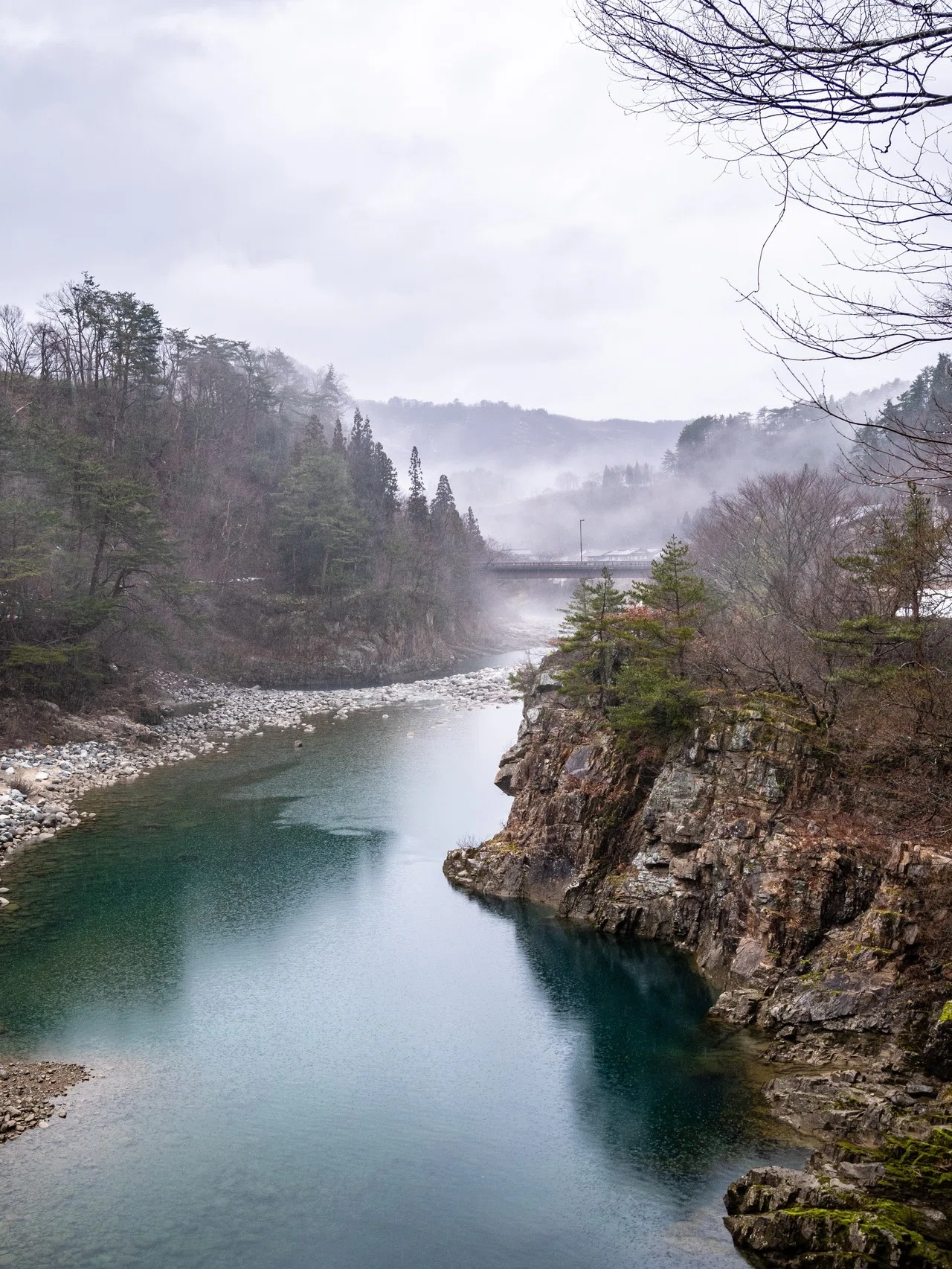 霧が幻想的な白川郷 写真まとめ(23枚)2020年2月｜ランディーニ