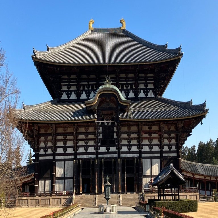 🔶私の好きな奈良：東大寺大仏殿 国民約半数が造立に従事 幾多の困難を