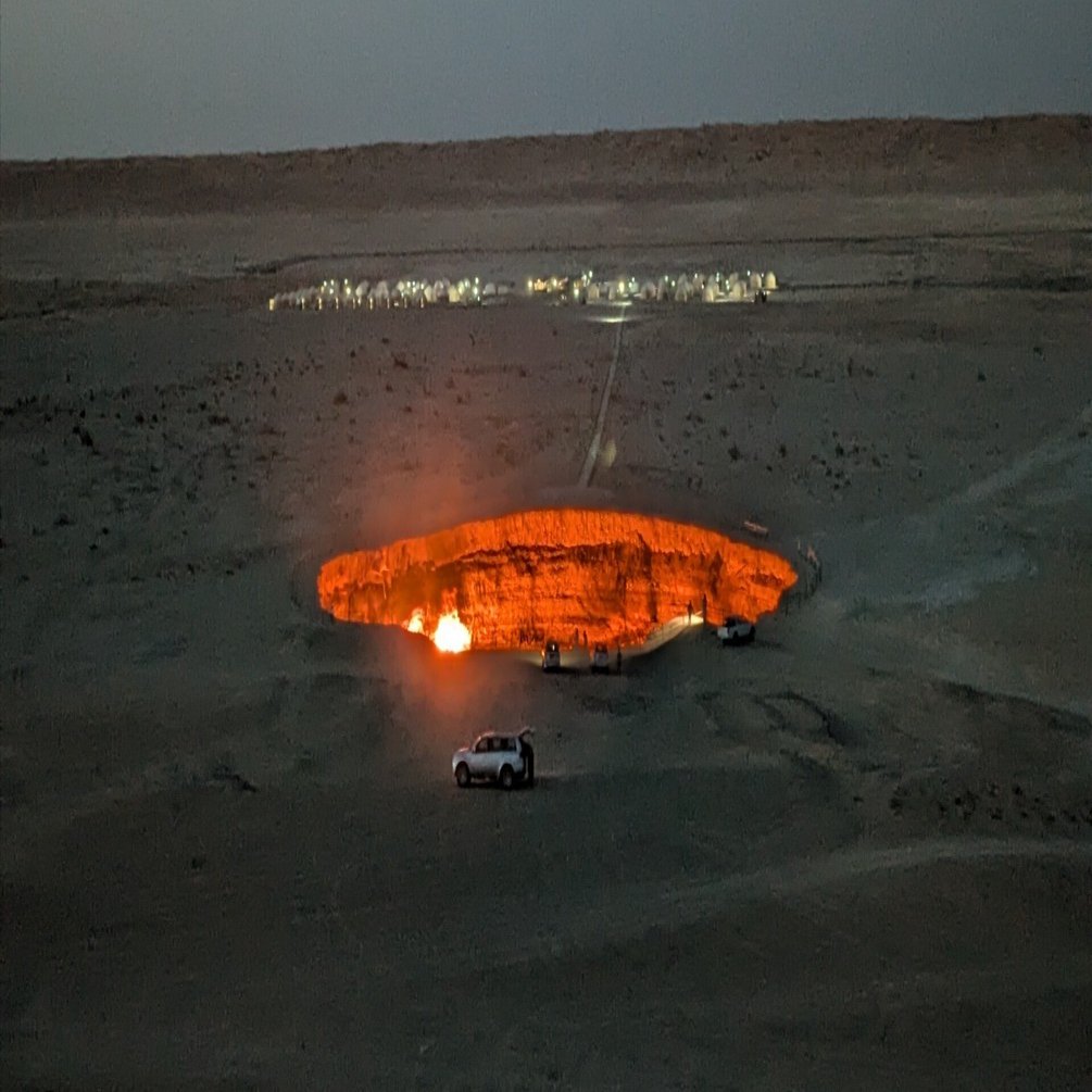 トルクメニスタンのアンティーク トルクメニスタン#2】アシガバートと地獄の門｜五里霧中