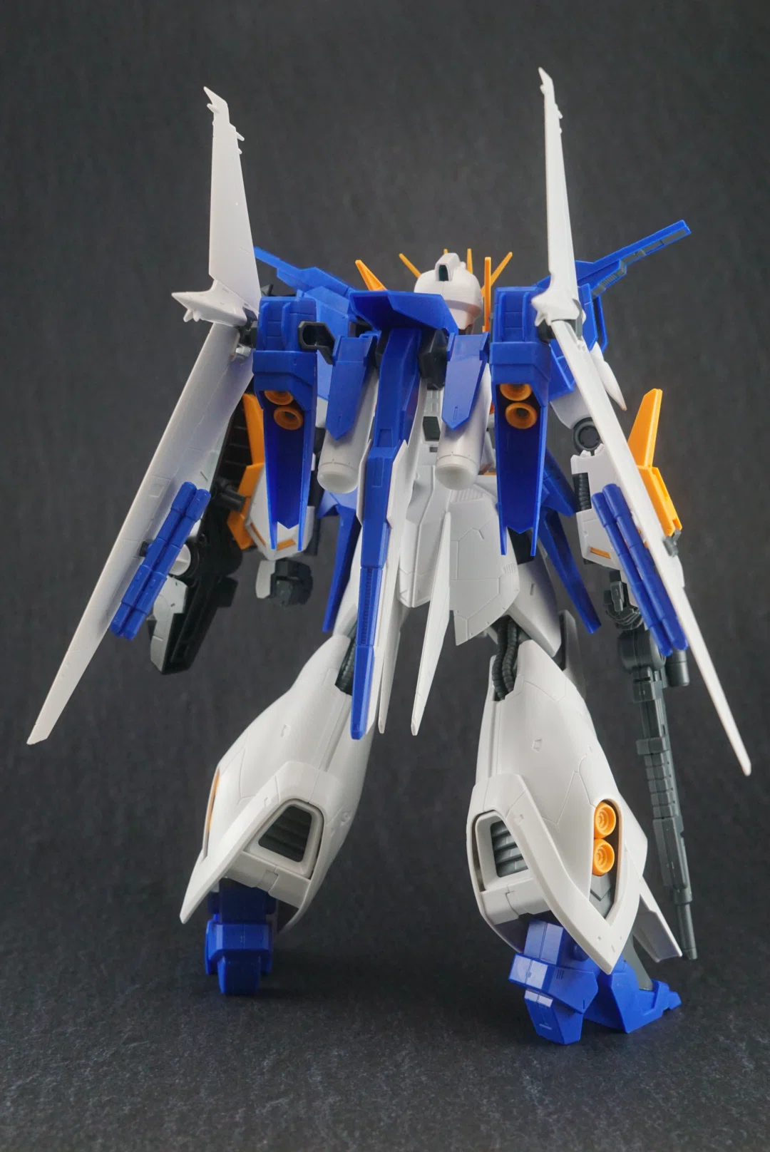 光*様 RE/100 1/100 ガンダムリントヴルム ガンダムリントヴルム」がRE/100で立体化、飛行形態2機へ分離・変形も