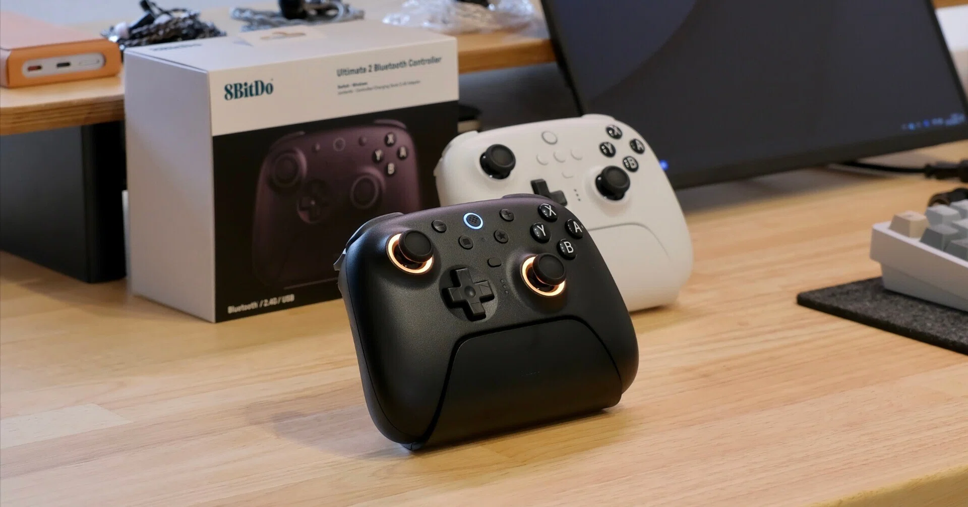 レビュー｜8BitDo Ultimate 2はミニマルデザインと機能性を兼ね備えた 
