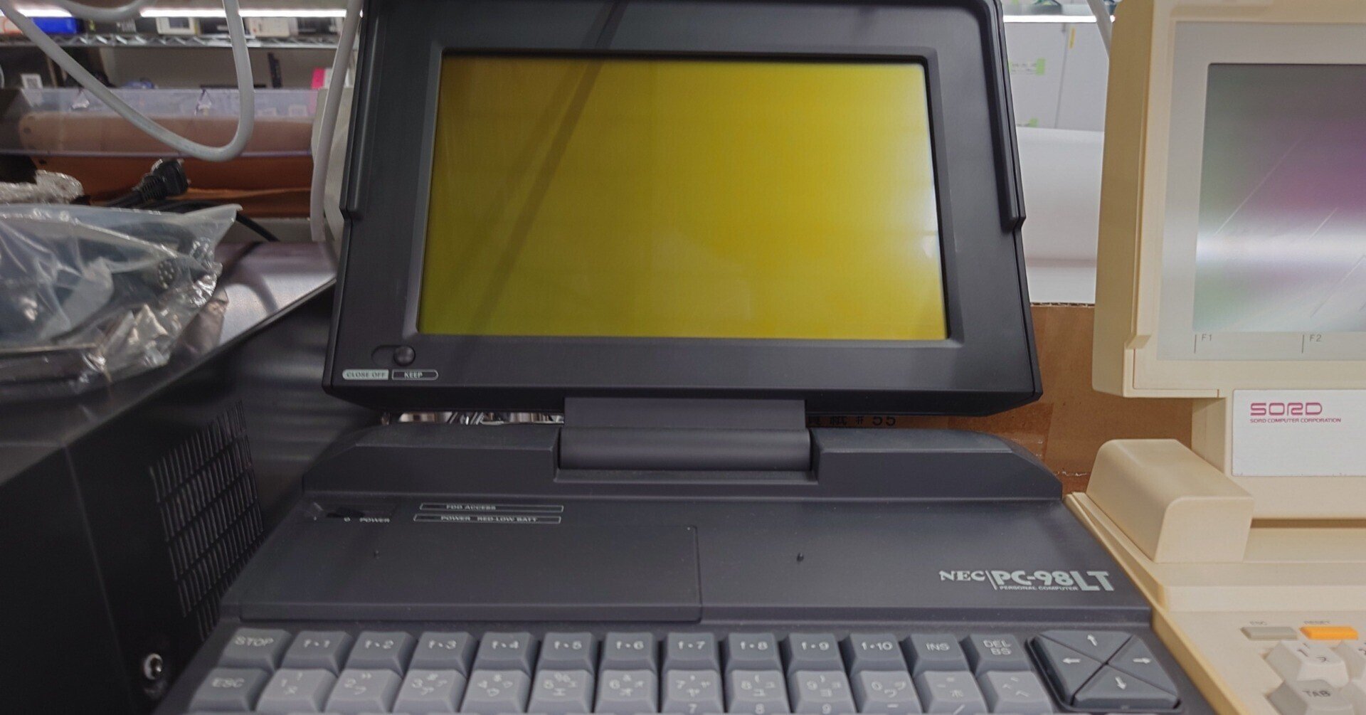 NEC PC-98LT　（動作品） NEC 旧型 PC-98LT 動作しますがジャンク品です。
