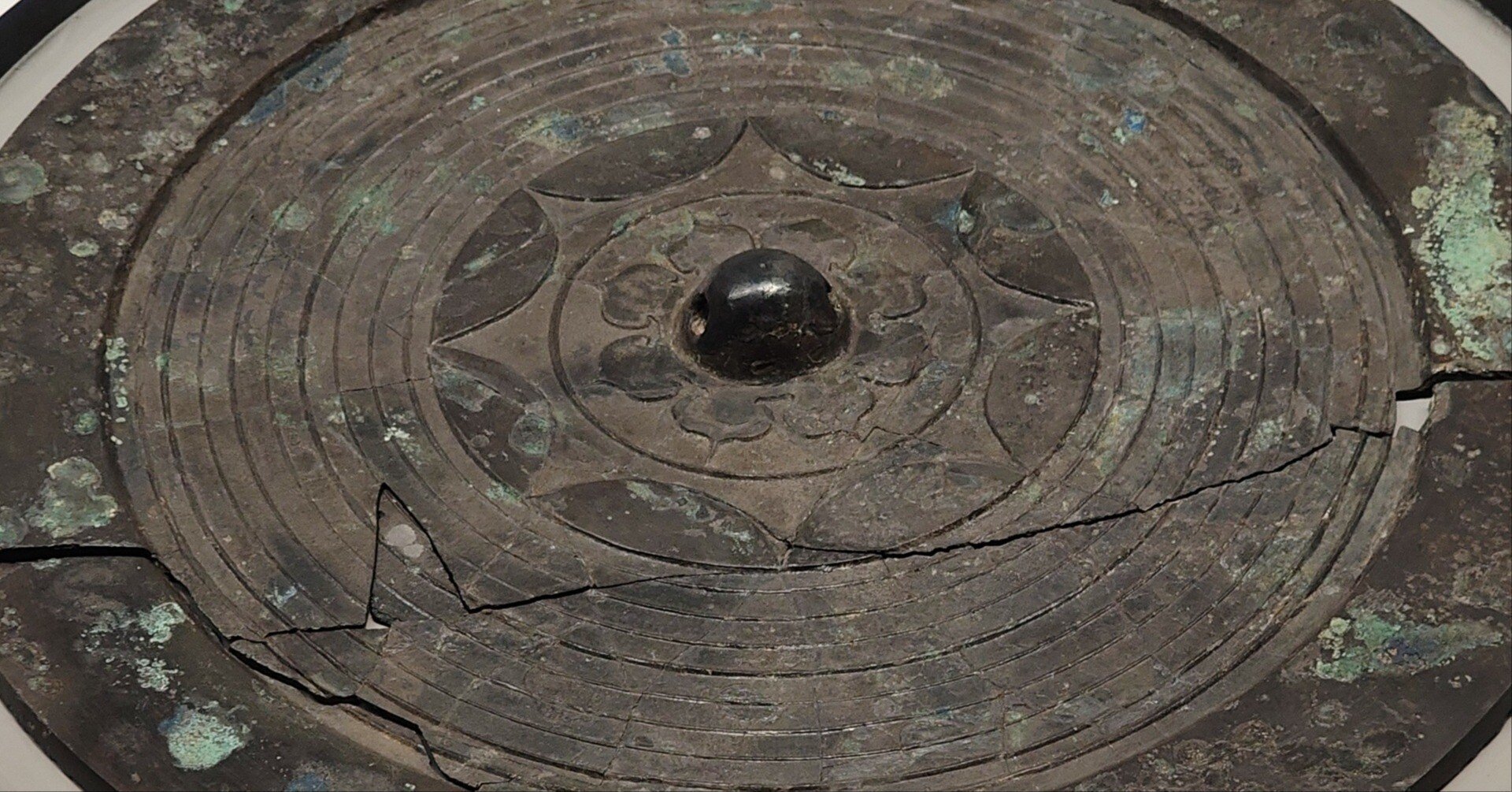 水盤，古銅製，時代物，重17千克。 水盤，古銅製，時代物，重17千克。 水盤，古銅製，時代物，重17千克。