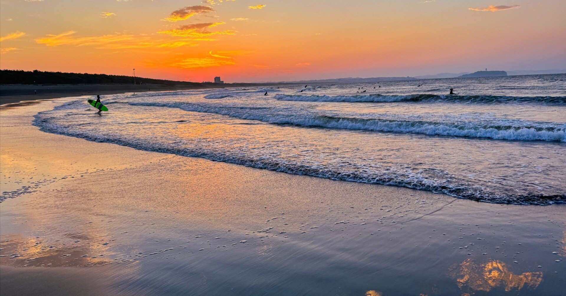 「海岸風景」 🌄 #鵠沼海岸 📸by @kei_kona ✔︎ 「マジックアワー」に撮影