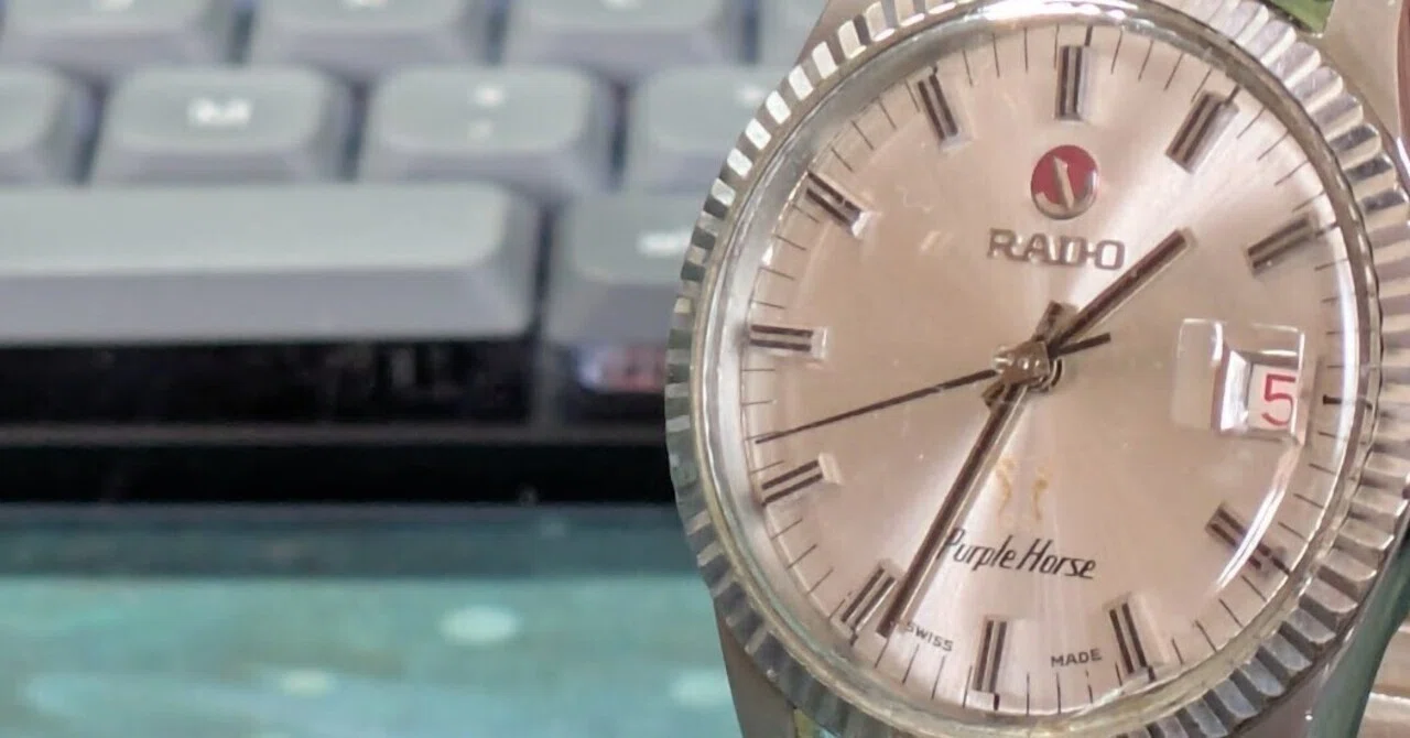 No.297 | Rado | 11761/3 | 風防の穴埋め施工する時計｜とある猫好き