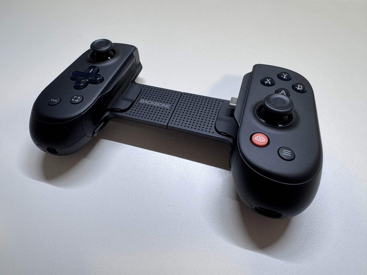 Backbone Pro】iPhoneだけじゃもったいない！スマホを超えて、PCもOKな