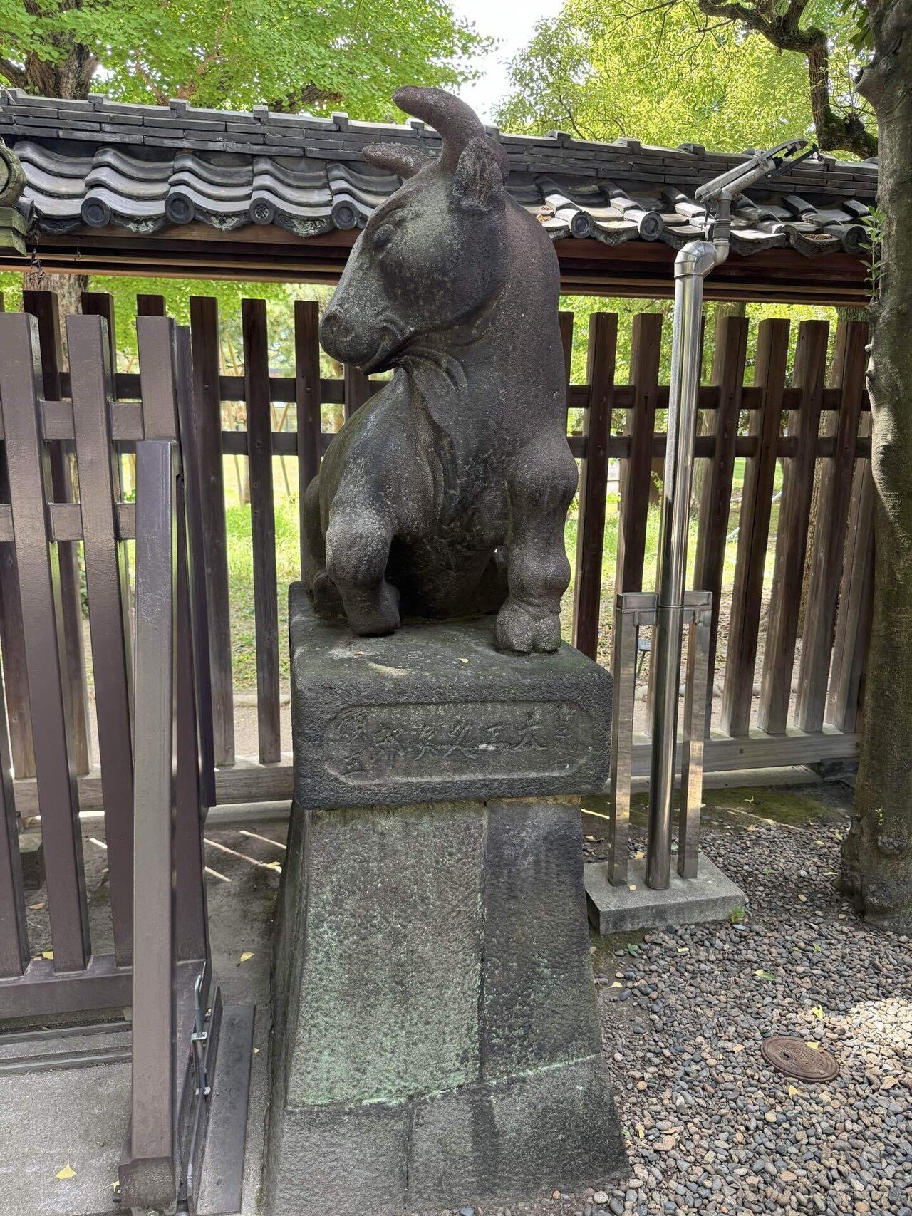 牛嶋神社④狛犬➁【阿吽うんの形】｜福田博之