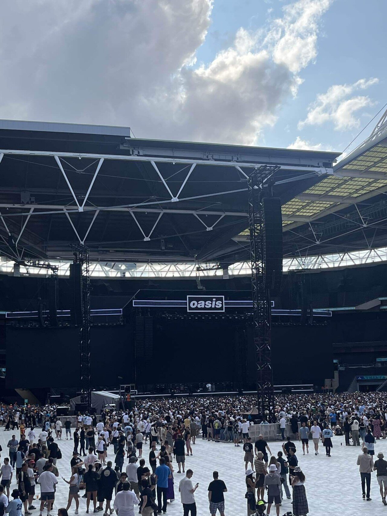 oasis DEFINITIVE WEMBLEY STADIUM 最終日 oasis DEFINITIVE WEMBLEY STADIUM 最終日 - メルカリ