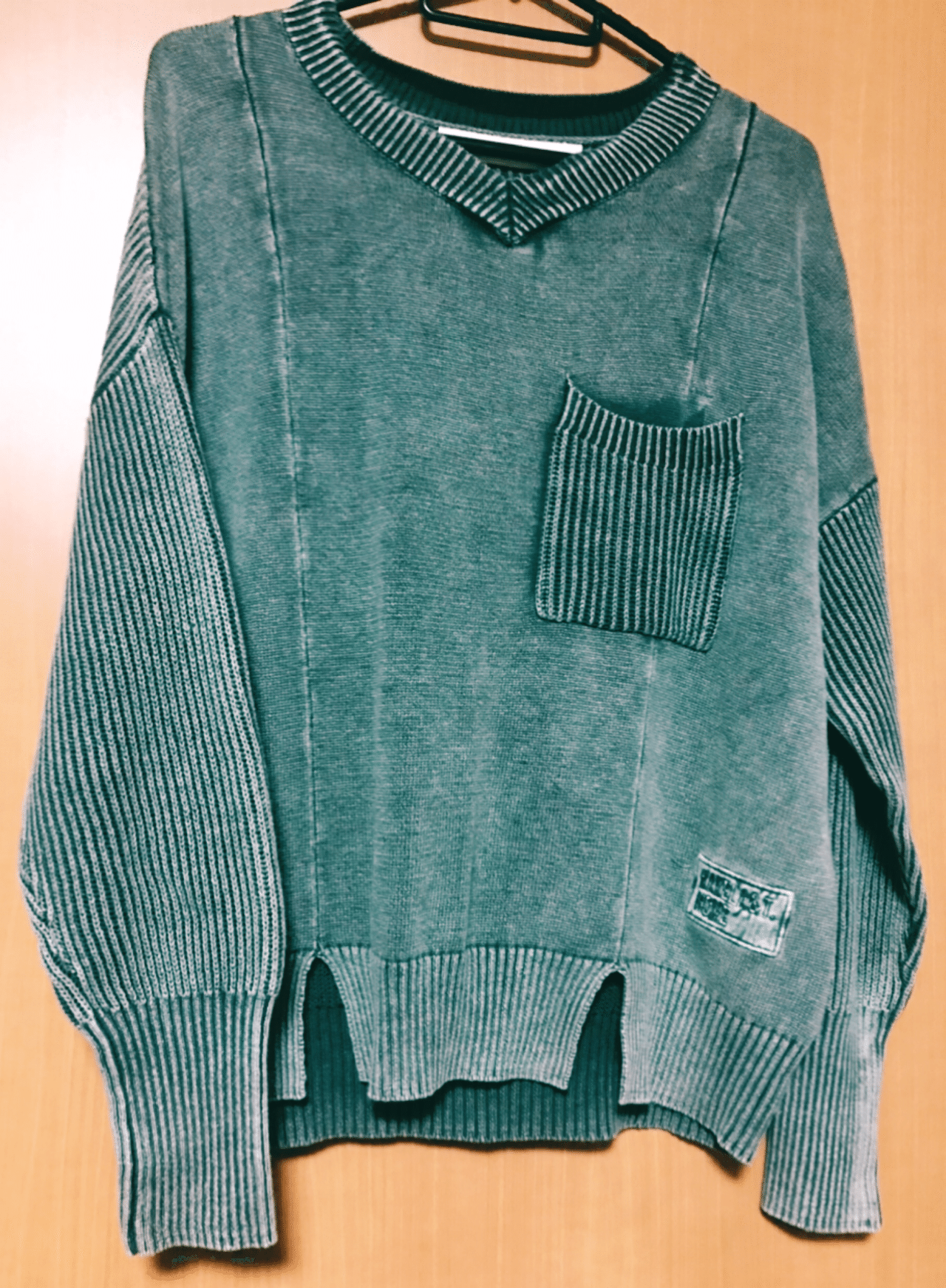 やはり緑色の服を買う 笑 これ なんとも好きな雰囲気です 後ろに大きなポケットも有りますので 職場の人にお菓子を入れてもらいますわ デニムもあうし 黒にも合う 日本人は緑が不得意と聞いた事があ 空大 Kanata Note やはり緑色の服を買う 笑 これ なんとも好きな雰囲気です 後ろに大きなポケットも有りますので 職場の人にお菓子を入れてもらいますわ デニムもあうし 黒にも合う 日本人は緑が不得意と聞いた事があ 空大 Kanata Note