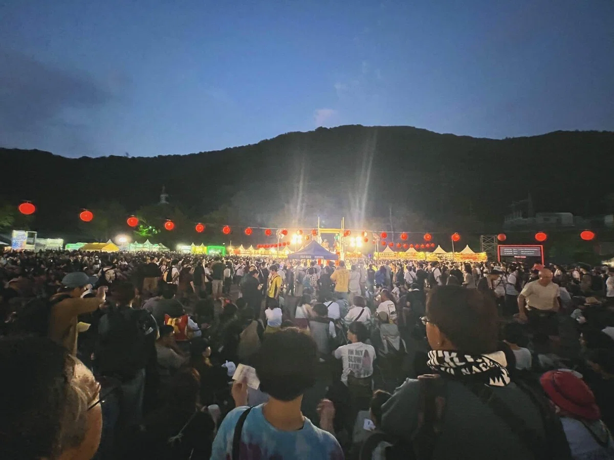 フジロック前夜祭での会場内の写真