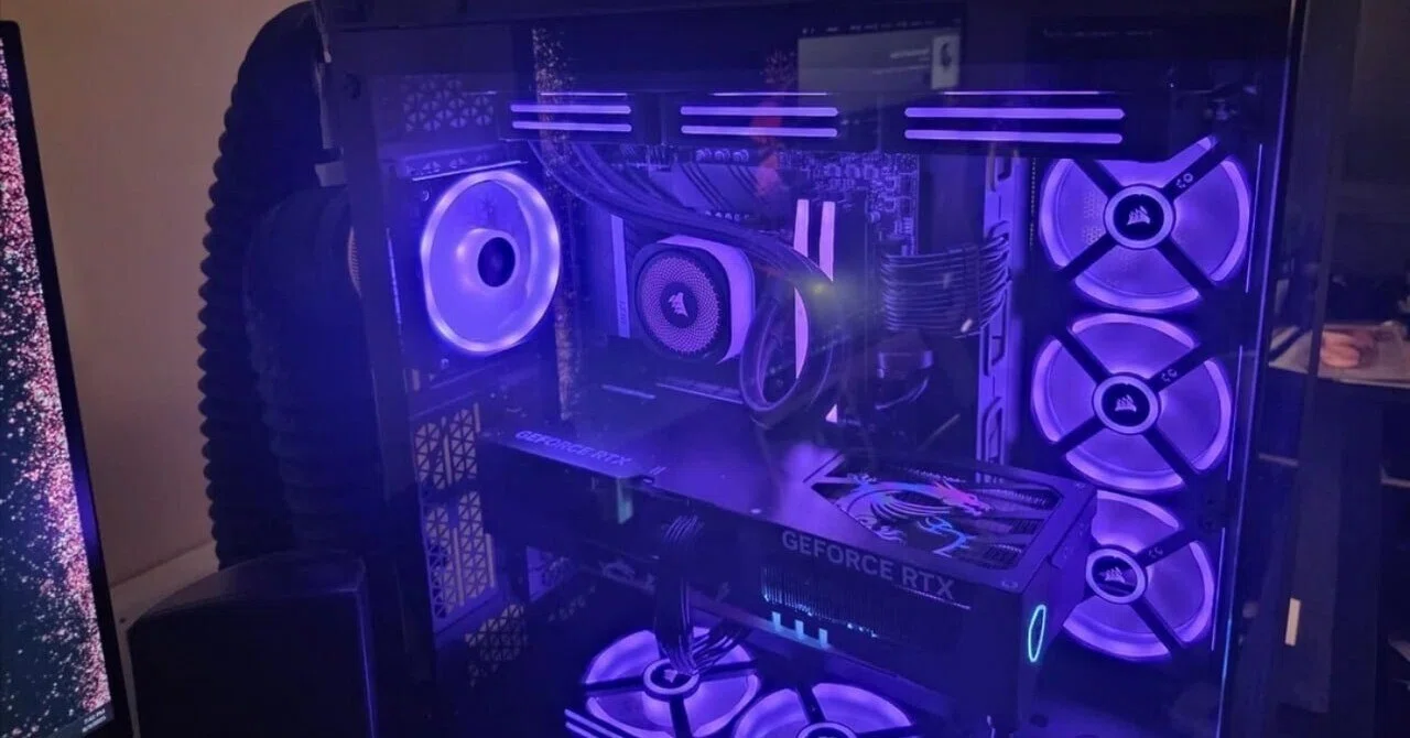 海外の反応】部屋がサウナ化!? RTX 5090ユーザーの“排熱ダクト”自作が