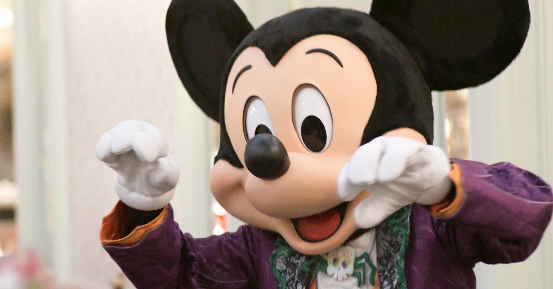 ディズニーエンチャンテッド 2024年HKDLハロウィン⑦エンチャンテッドガーデンでキャラグリ