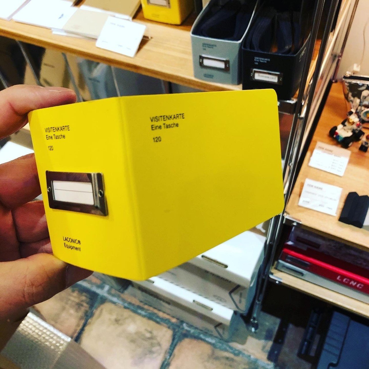 名刺管理に悩んだら読んでほしい「小ぶりで太っちょなネームカードファイル」の話｜山下義弘／ドケットストアの人 INDIGO プリズム ネームカードブック - 名刺ホルダー オーガナイザー Instax Mini フォトアルバム (イエロー)