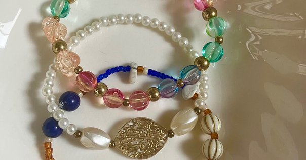 Sara Finchley silver misanga bracelet｜hitogatarobot