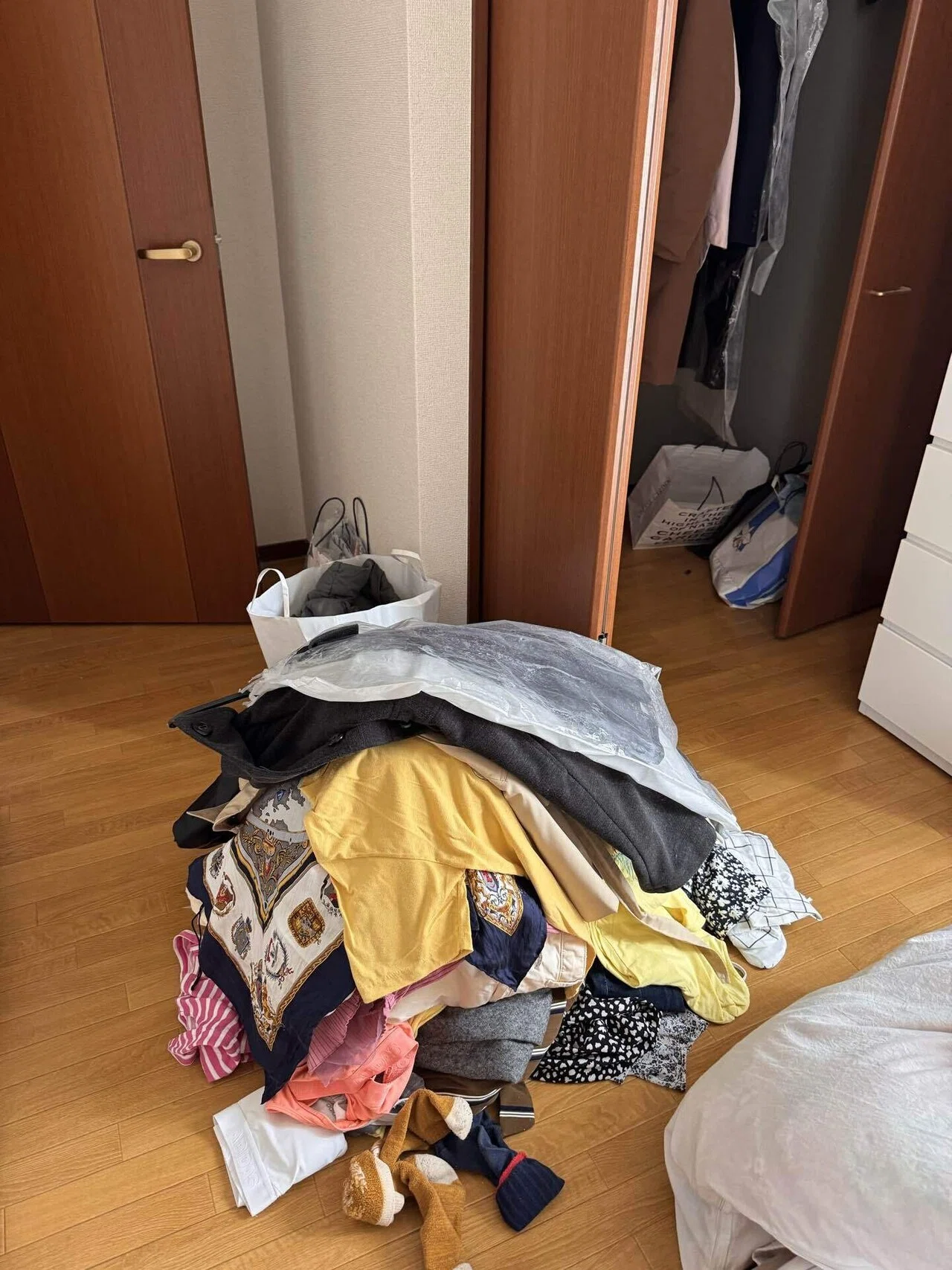 服を断捨離したらすごかった話|希望の充実ライフ@ゆるミニマリストを 服を断捨離したらすごかった話|希望の充実ライフ@ゆるミニマリストを