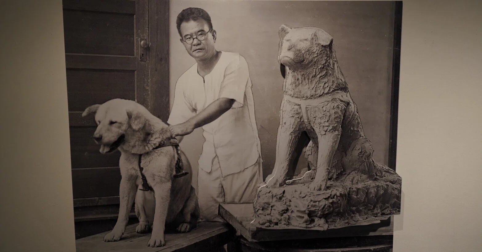 ひねくれ松濤美術館 親子二代で作り上げた日本一有名な銅像 「黙然たる