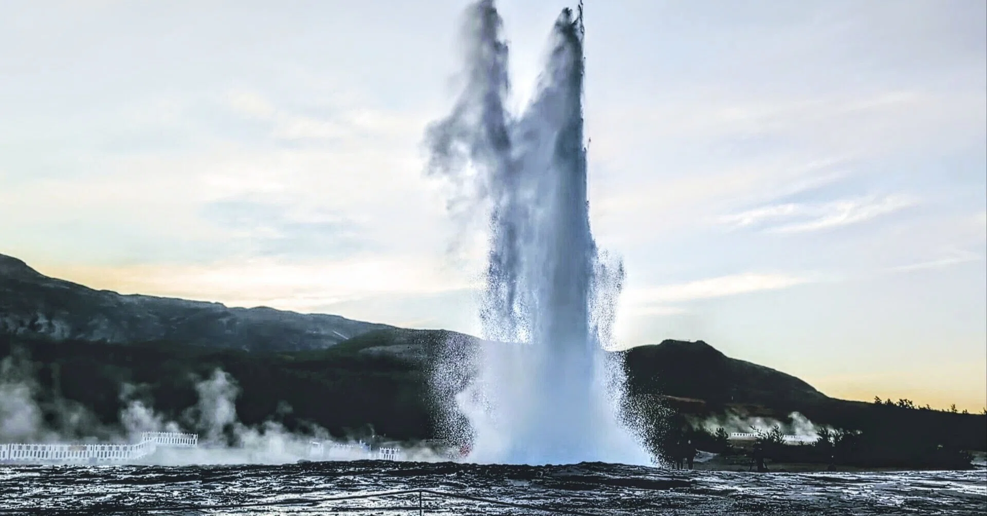 アイルランド 聖なる泉 写真集「Fish Stone Water」ケルト アイスランド🇮🇸 に行った話：⑦ゲイシール＆ストロックル〜geyserの