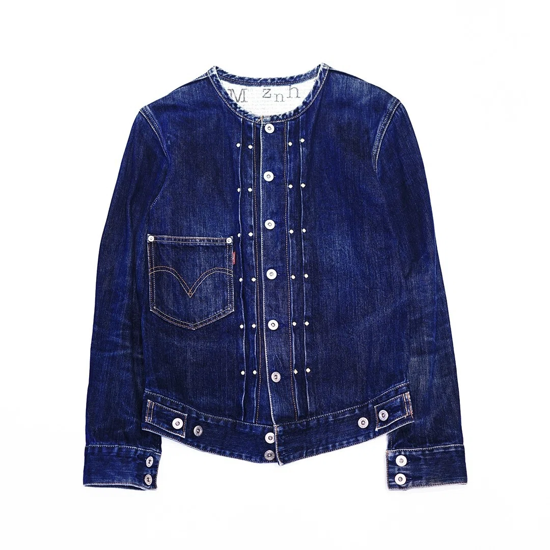 左利きのための、Levi
